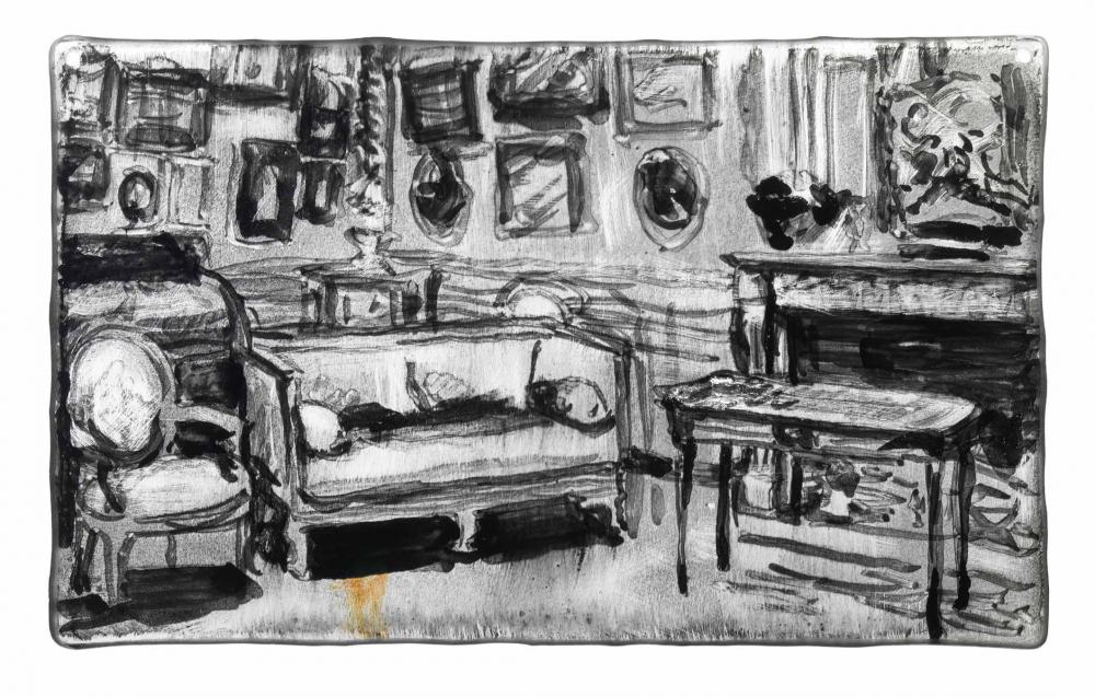 Schwarz-weißes Aquarell eines Stilllebens eines Wohnzimmers mit Kamin, Sofa und verschiedenen Bilderrahmen.