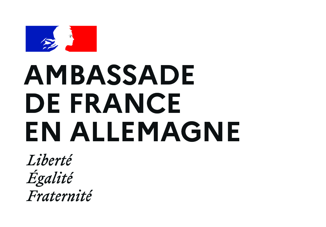 Logo der französischen Botschaft mit der Aufschrift: Ambassade de France en Allemagne. Liberté, Égalité, Fraternité. 