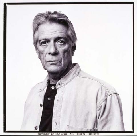 Black and white portrait of Zvi Hecker