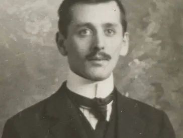 Black and white portrait of Theodor Lewin