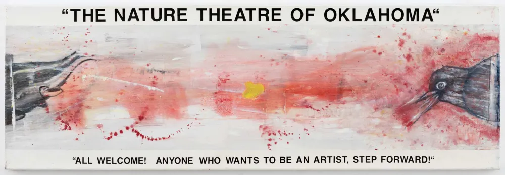 Sehr querformatiges Gemälde in Rottönen mit schwarzem Krähenkopf, darüber die Schrift: „The Nature Theatre of Oklahoma“, und darunter: „All welcome! Anyone who wants to be an artist, step forward!“