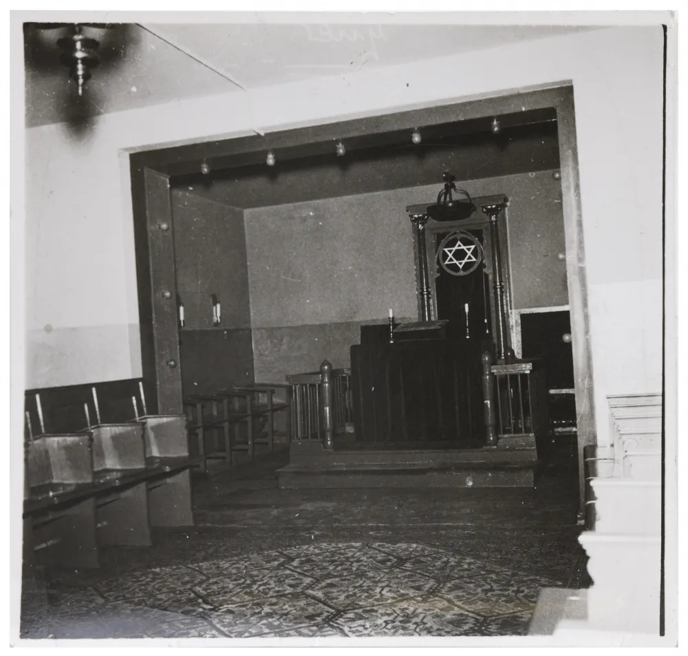 Black-and-white photograph of the synagogue in Lehnitz