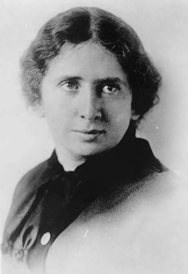 Black and white portrait photo of Rose Schneiderman