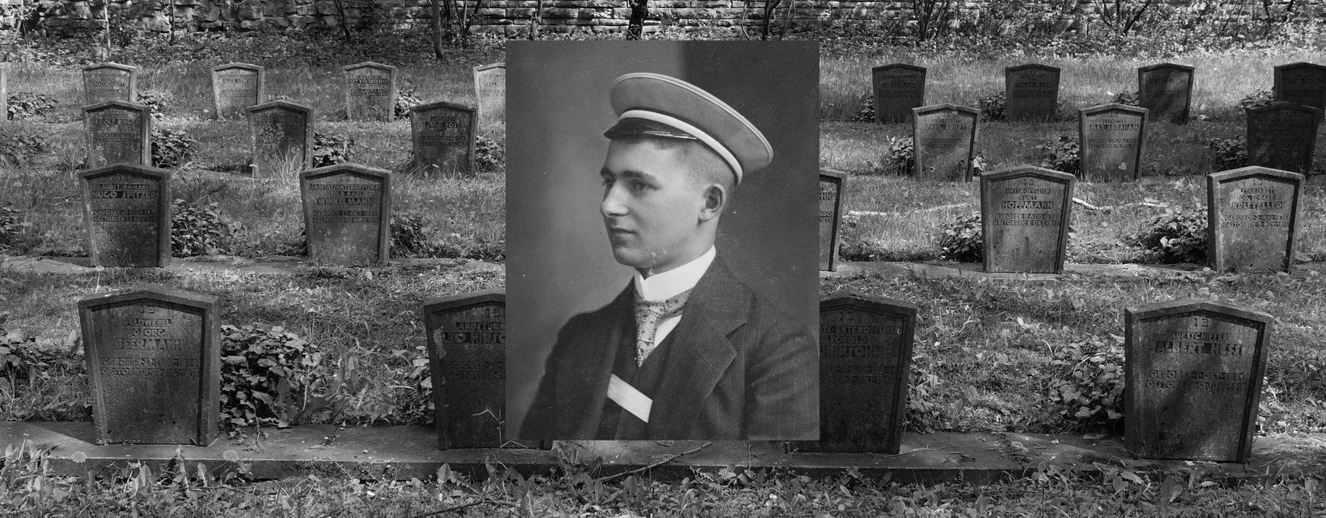Grabsteine auf einem Friedhof, darüber das Porträt eines Mannes.