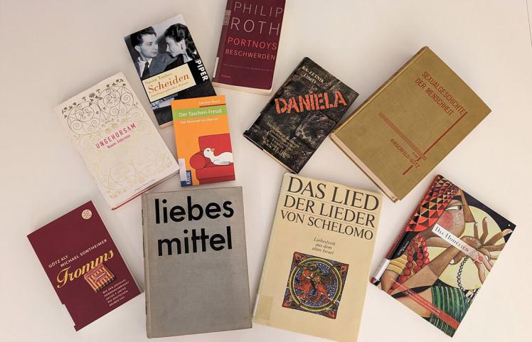 Various German-language books such as Philip Roth: Portnoy's Complaints, The Song of Songs by Schelomo, Sexual History of Mankind, Means of Love, Disobedience.